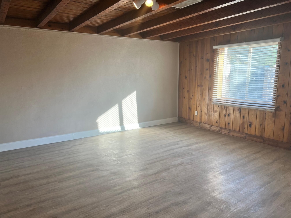 3828 Altura Avenue - Photo 10