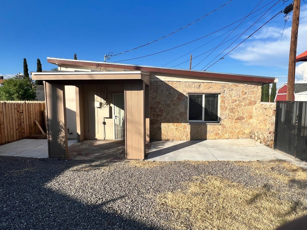 3828 Altura Avenue - Photo 0