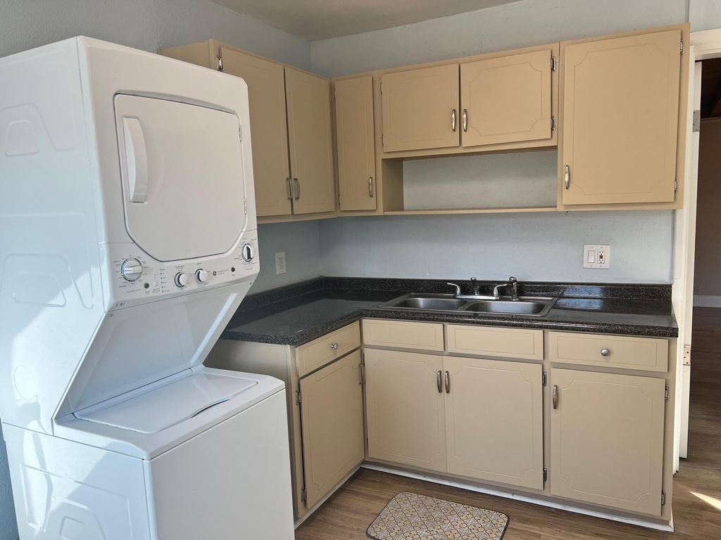 3828 Altura Avenue - Photo 8