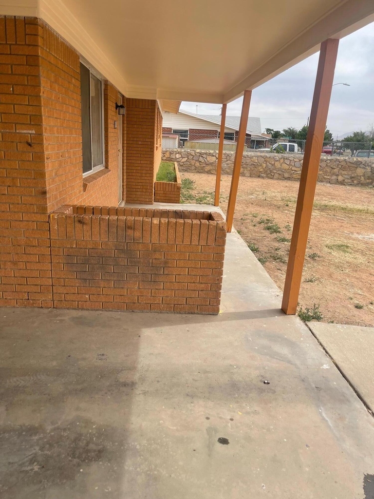 10344 Redwood Street - Photo 2