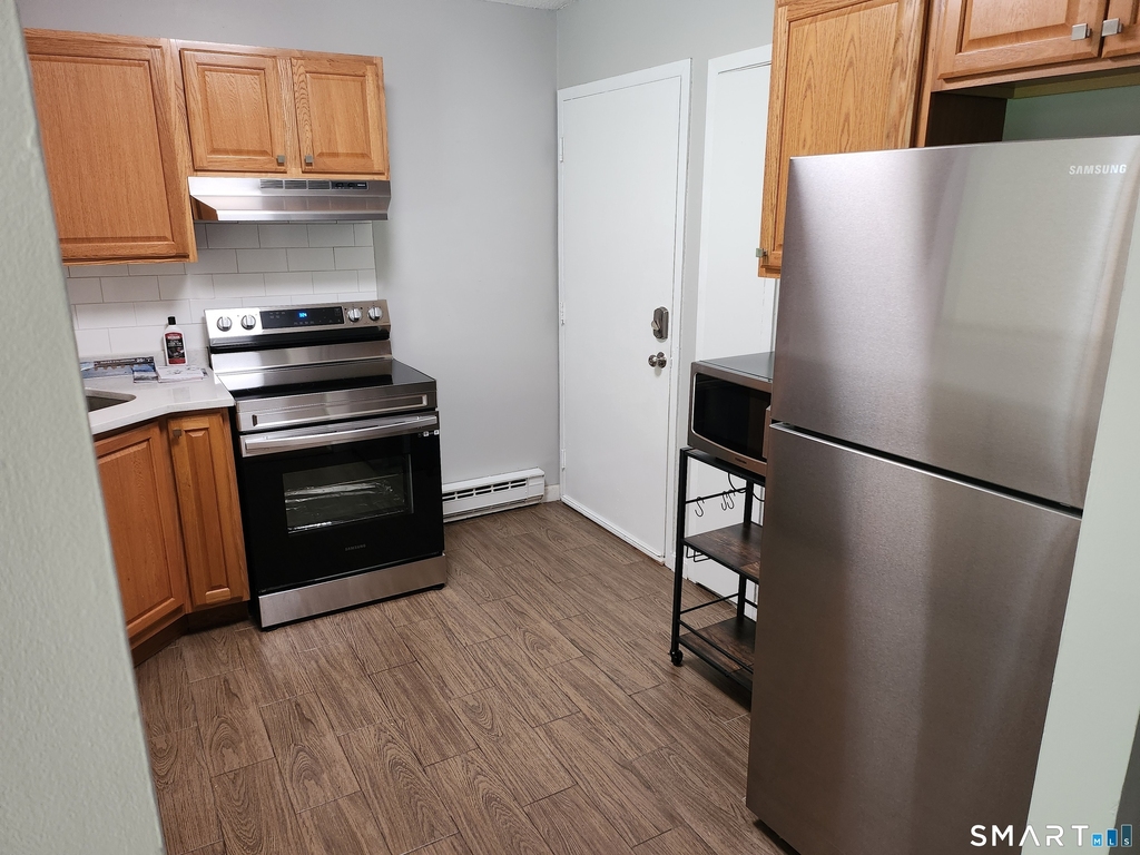 96 Wellington Drive - Photo 2
