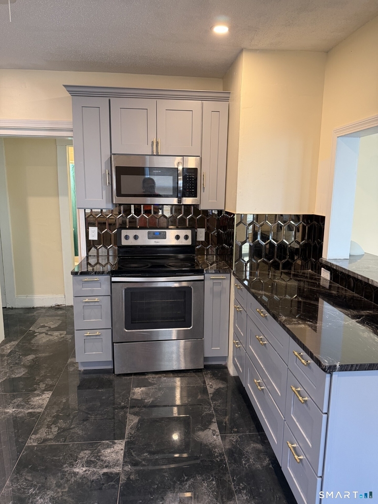 452 Hillside Avenue - Photo 6