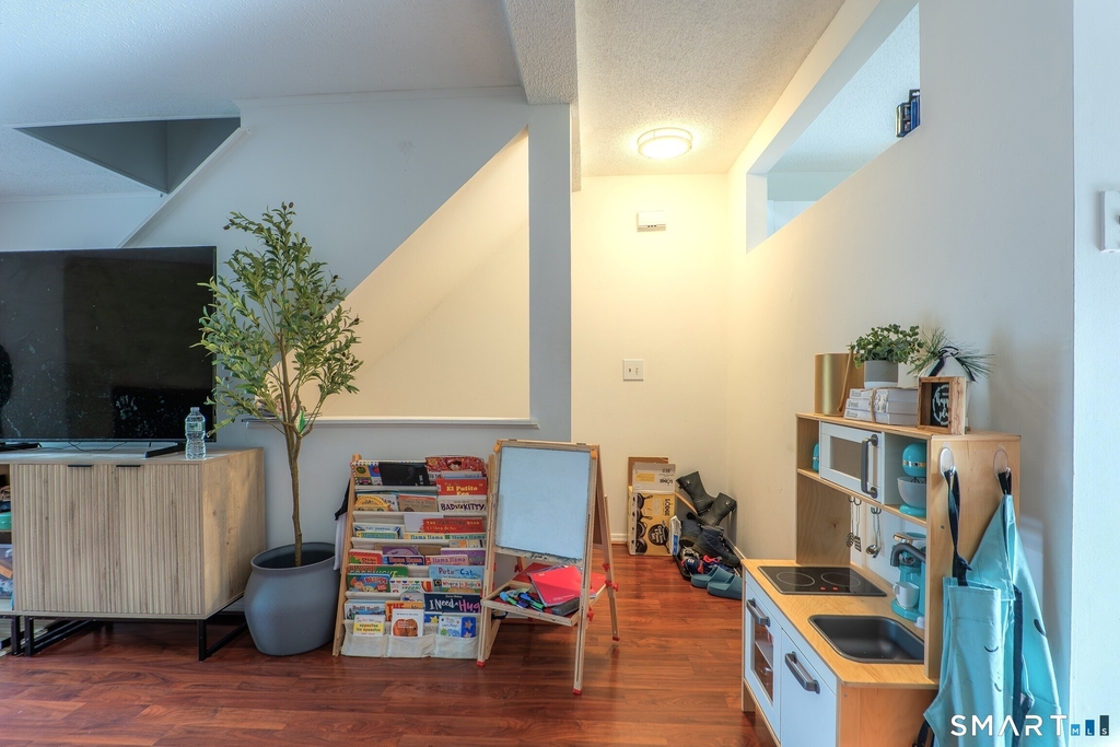 157 Shelter Rock Road - Photo 5