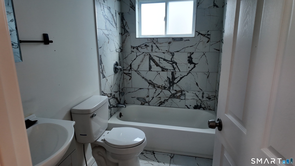 1257 Howard Avenue - Photo 9