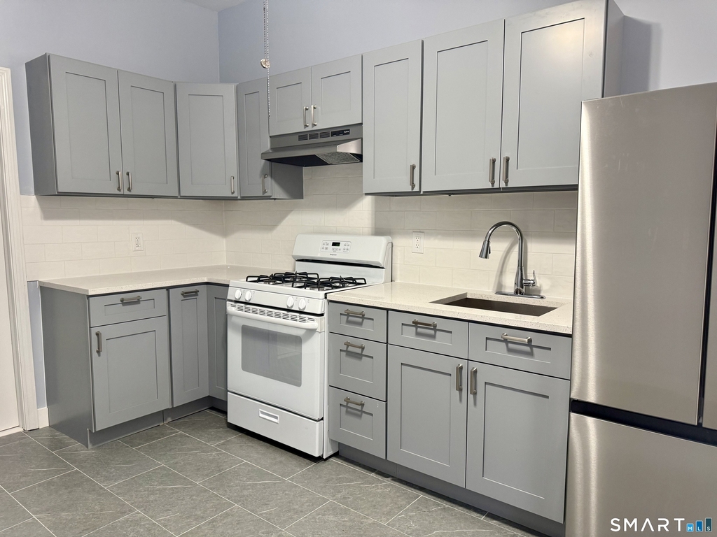 262 Lloyd Street - Photo 9