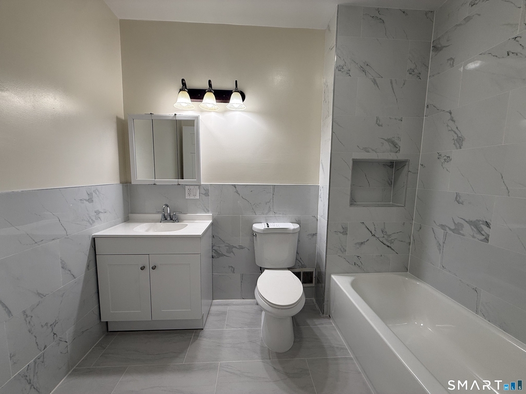 262 Lloyd Street - Photo 4