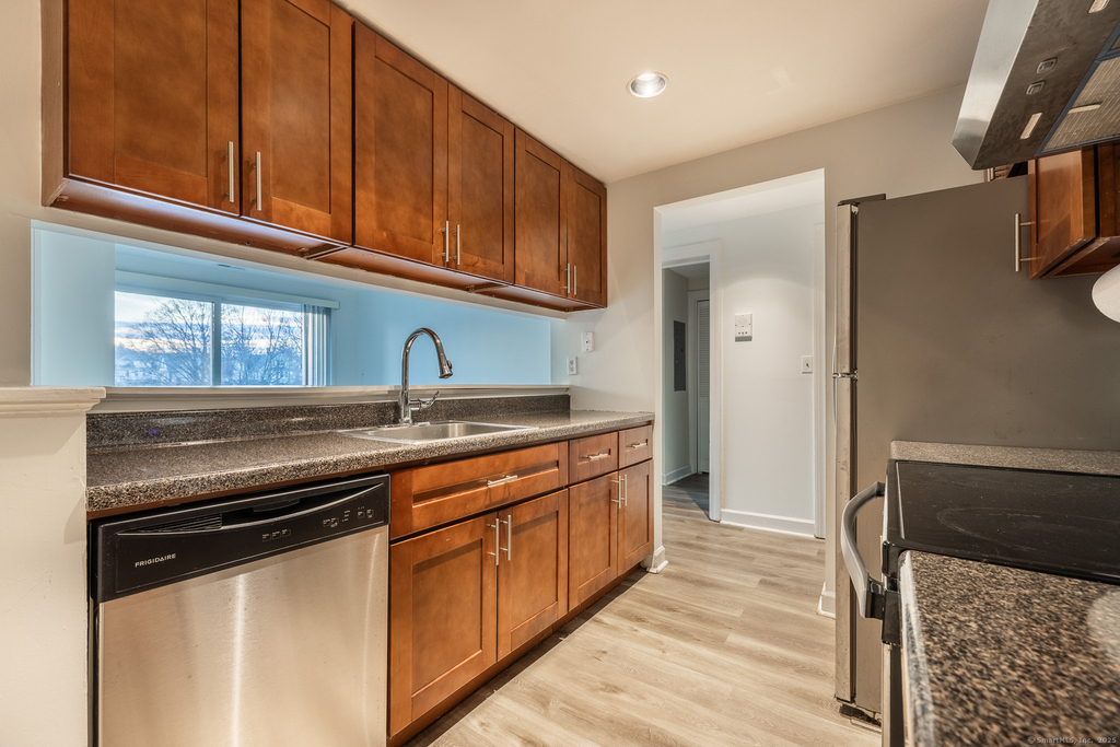 980 Lindley Street - Photo 7