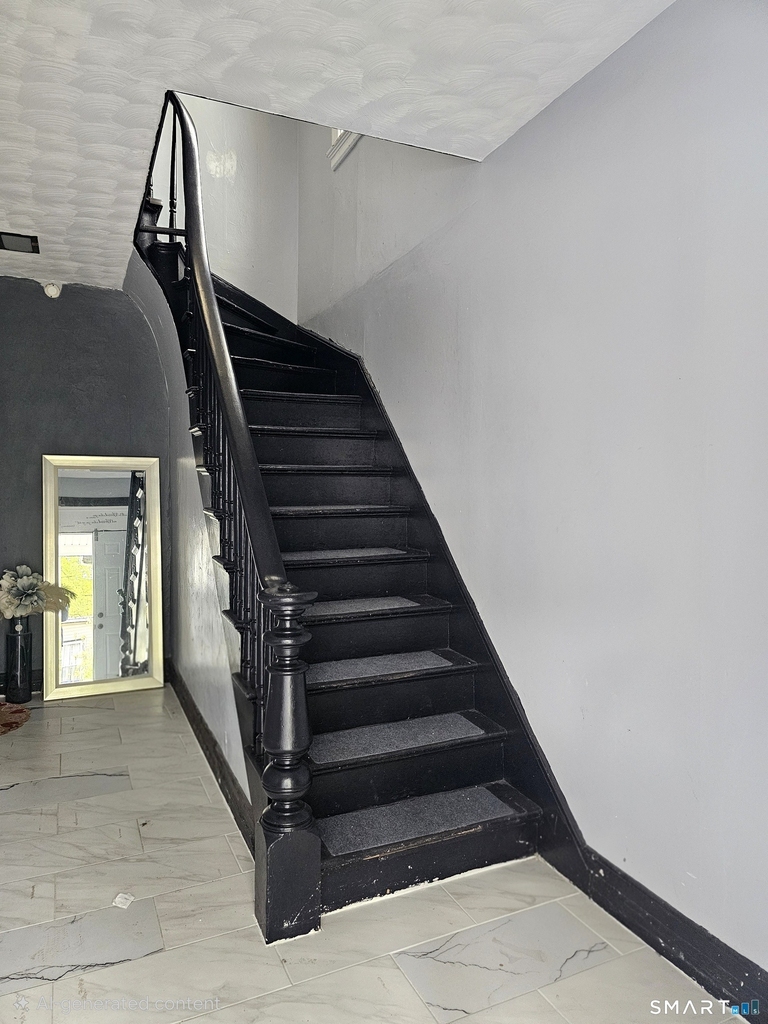 141 Crown Street - Photo 1