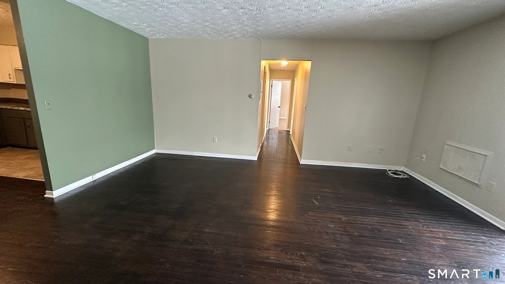 581 Crown Street - Photo 4
