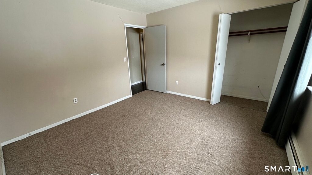 581 Crown Street - Photo 2