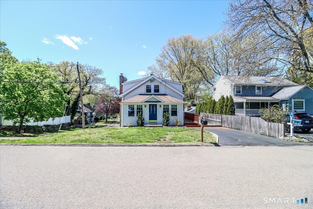 25 Maplewood Avenue - Photo 1