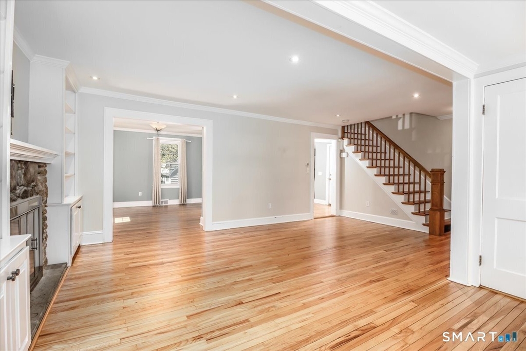 25 Maplewood Avenue - Photo 5