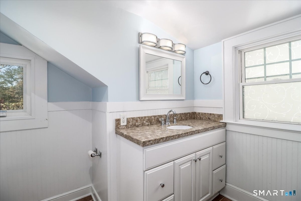 25 Maplewood Avenue - Photo 19