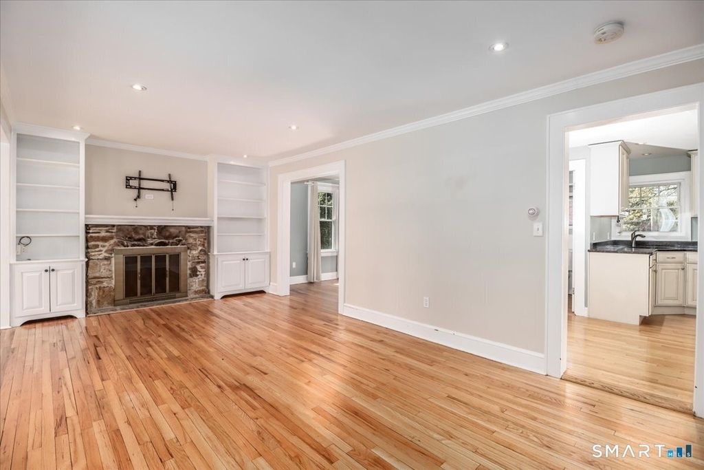25 Maplewood Avenue - Photo 6