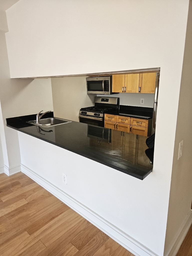 323 west 96 - Photo 8