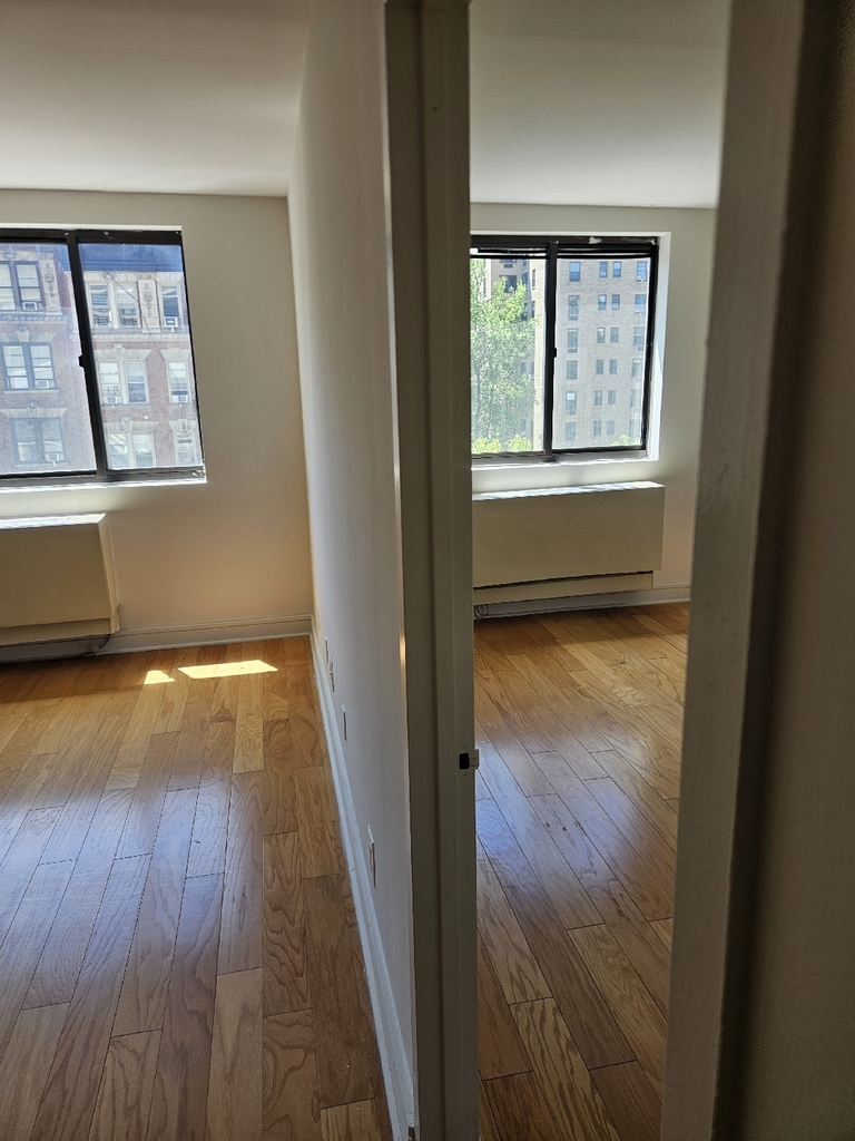 323 west 96 - Photo 0