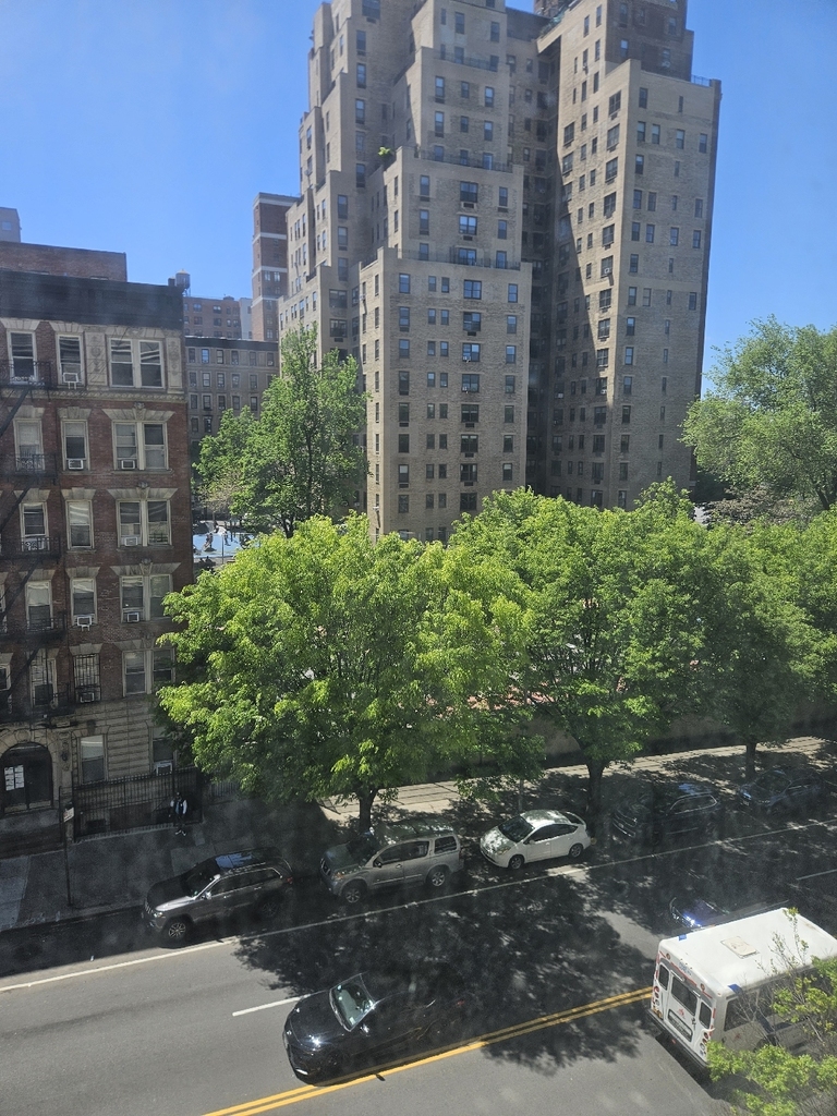323 west 96 - Photo 2