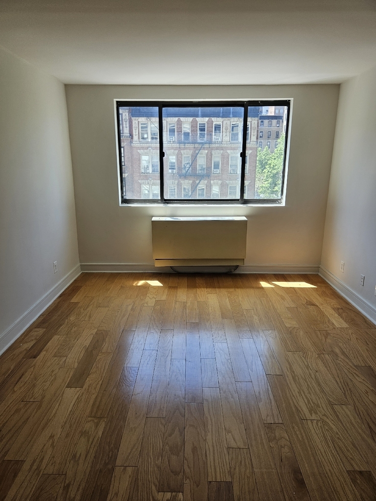 323 west 96 - Photo 1