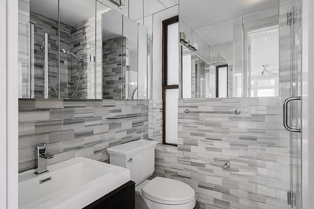 325 East 5th Street - Photo 3