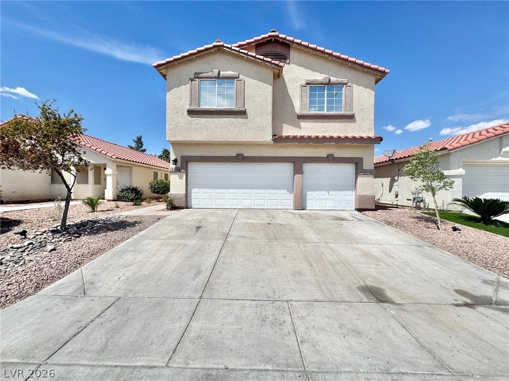 1092 Whispering Birch Avenue - Photo 0