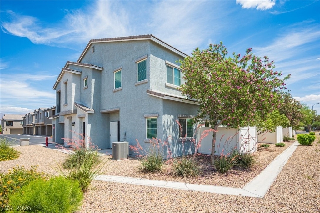 2715 Amazing Meadows Avenue - Photo 1