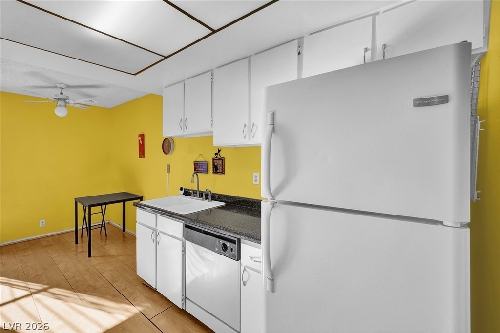 4189 Mississippi Avenue - Photo 3