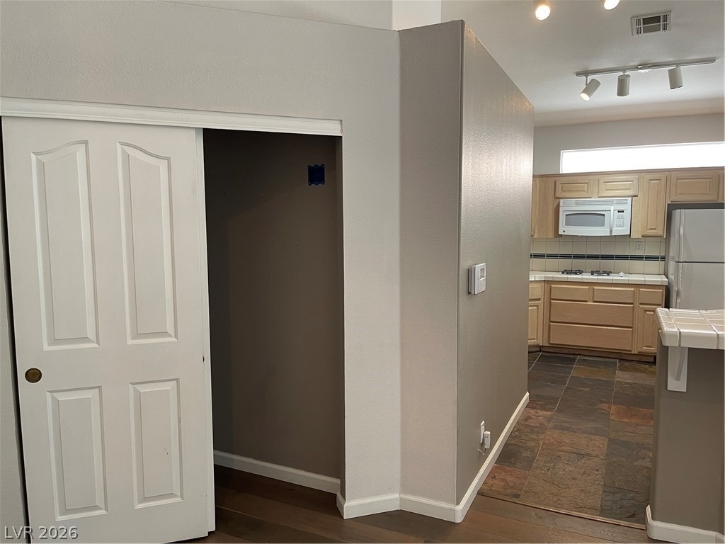 135 Wildhorn Court - Photo 3