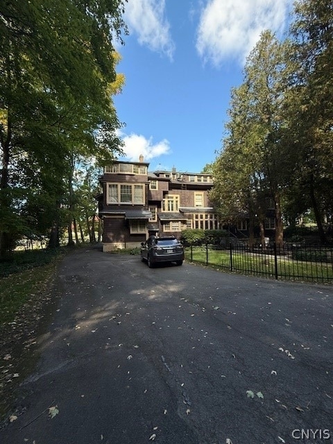 1618 James Street - Photo 2