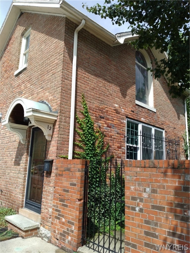 12 Park Street - Photo 2