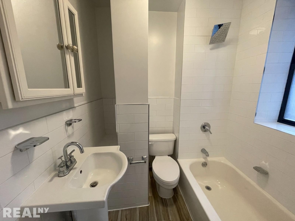 1427 York Ave - Photo 4