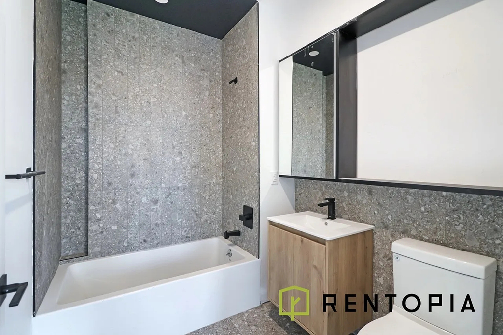 228 Berry Street - Photo 3