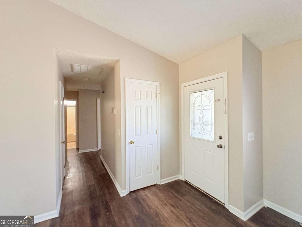 142 Woodvalley Court - Photo 9