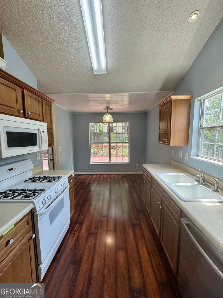 1840 Arborwood Drive - Photo 11
