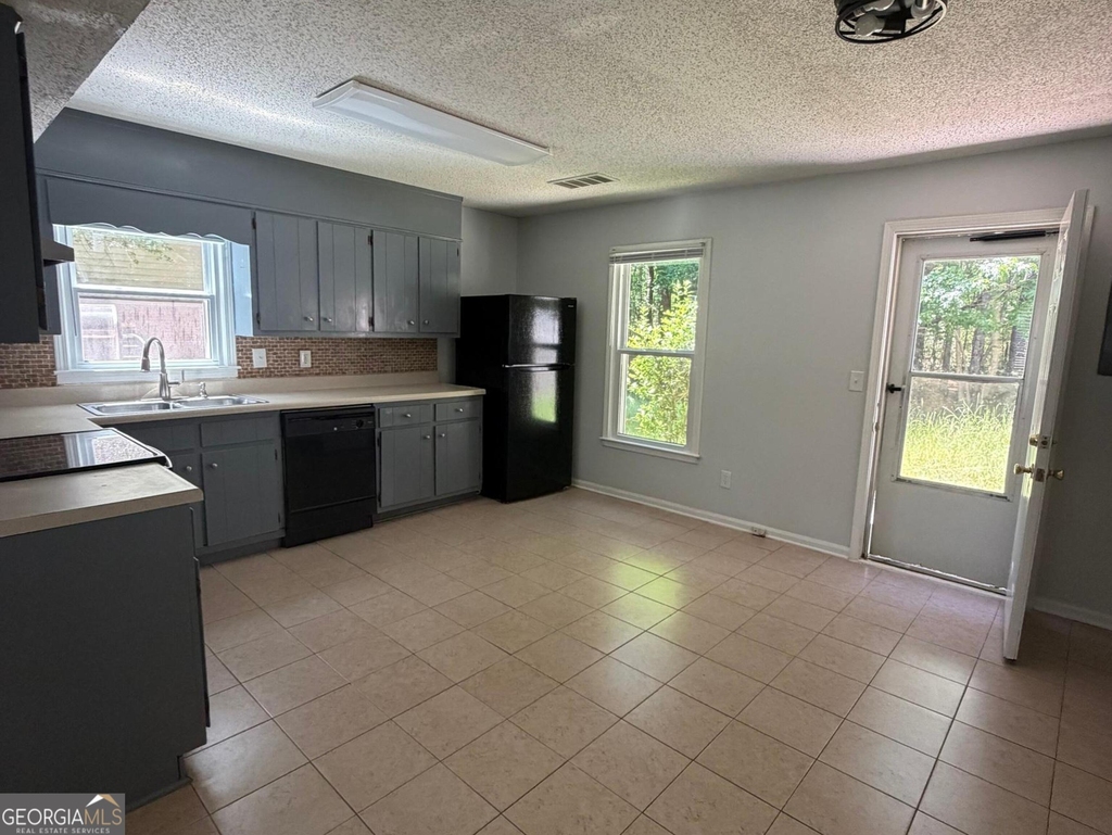 5677 Heron Court - Photo 1