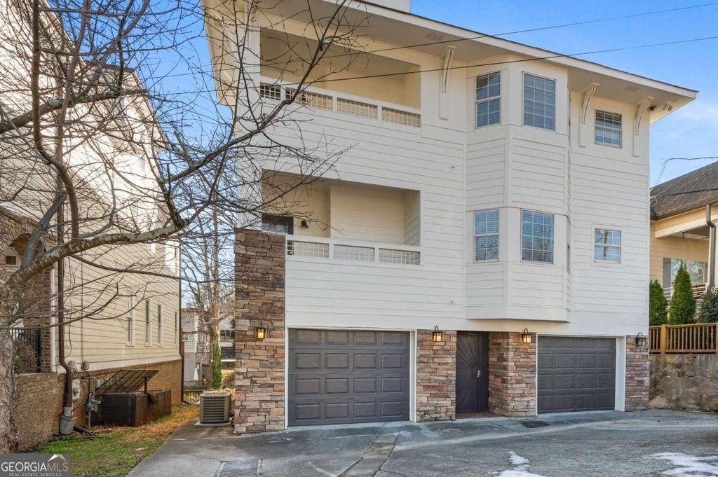 567 Winton Terrace Ne - Photo 0