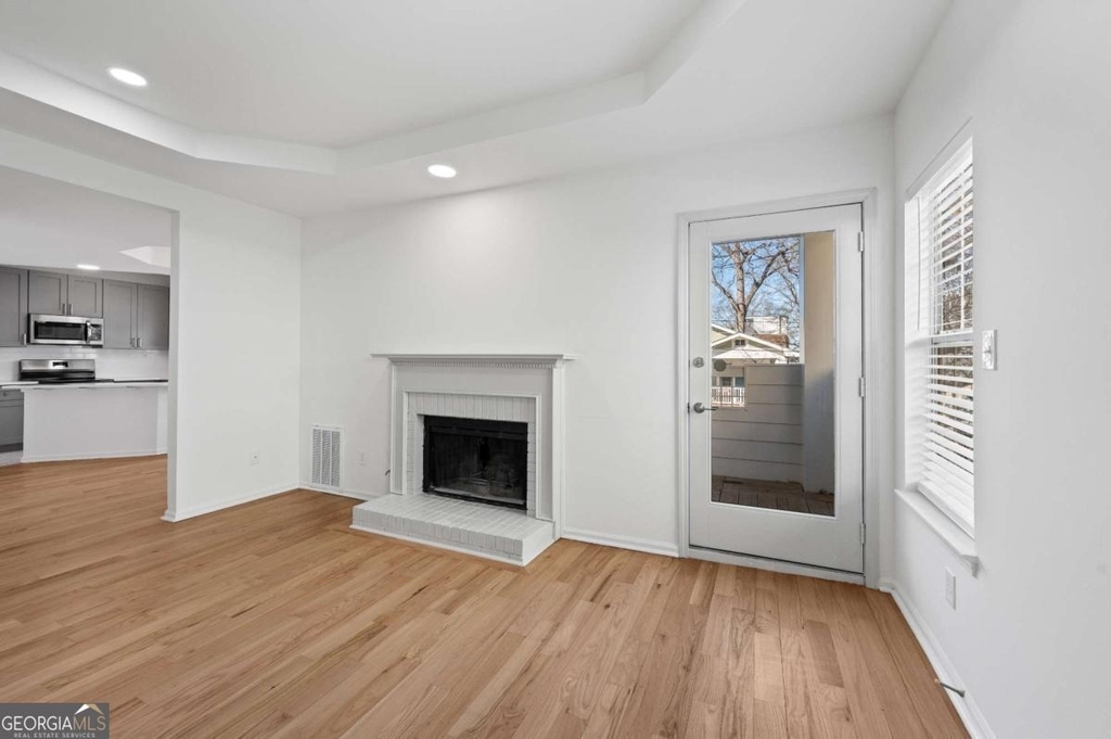 567 Winton Terrace Ne - Photo 4
