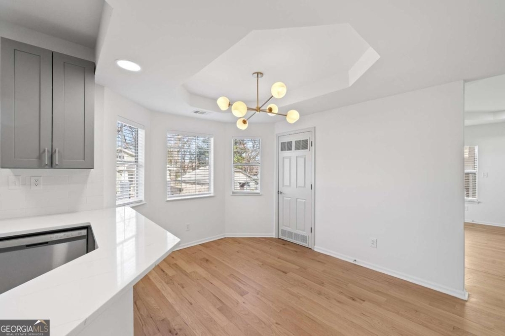 567 Winton Terrace Ne - Photo 6