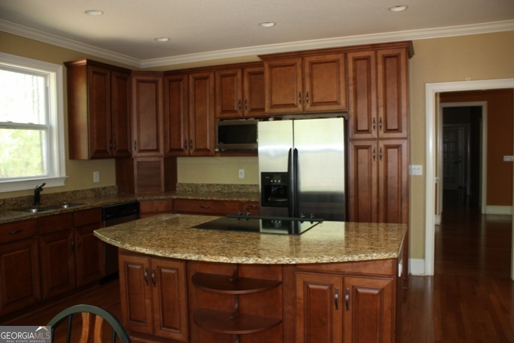 207 Lakeview Court - Photo 1