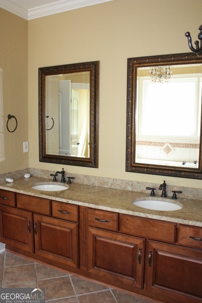 207 Lakeview Court - Photo 2
