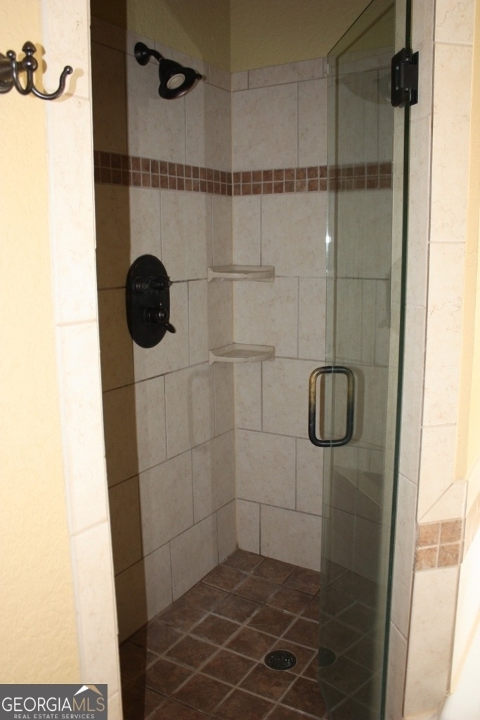 207 Lakeview Court - Photo 4