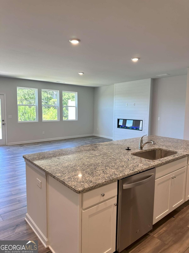 731 Point Place Drive - Photo 5