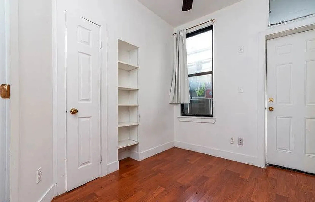 294 Harman Street - Photo 2