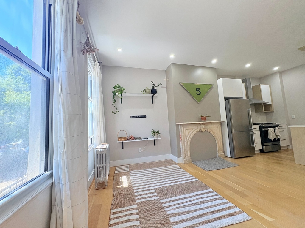135 Quincy Street - Photo 7