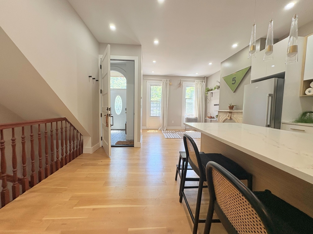 135 Quincy Street - Photo 3
