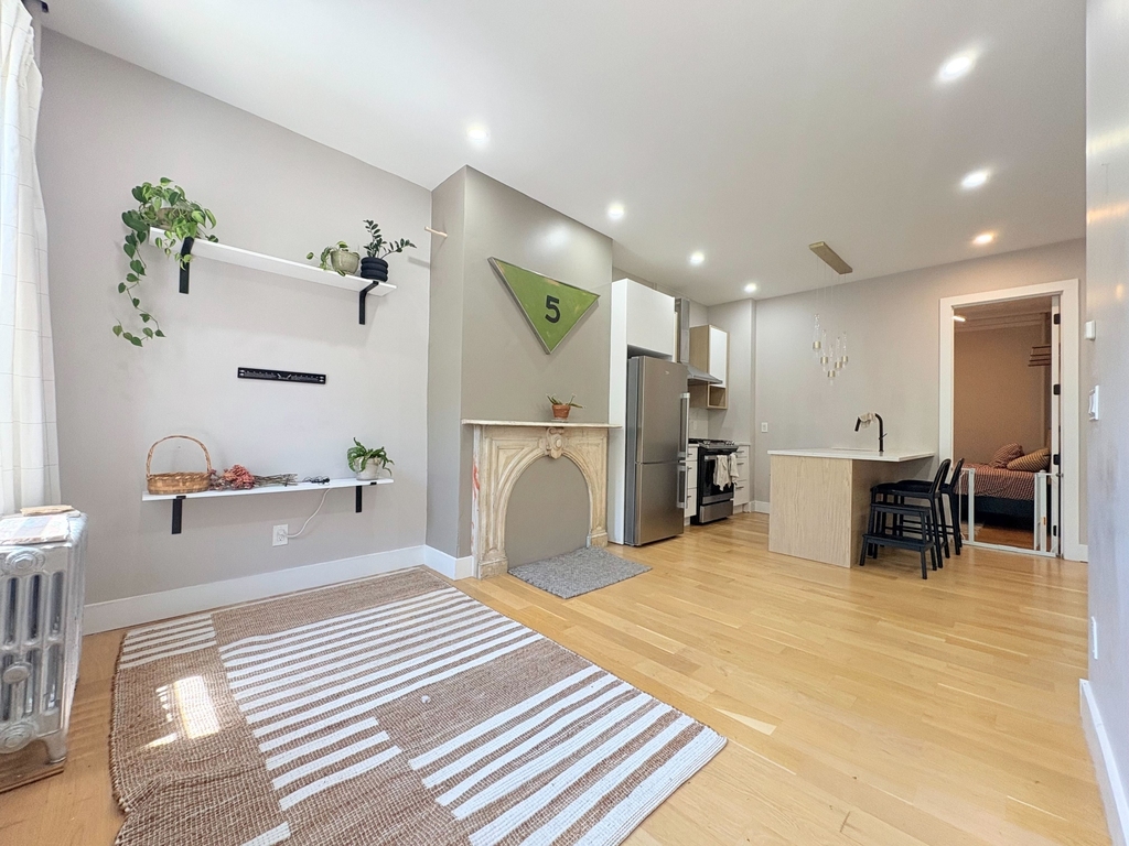 135 Quincy Street - Photo 4