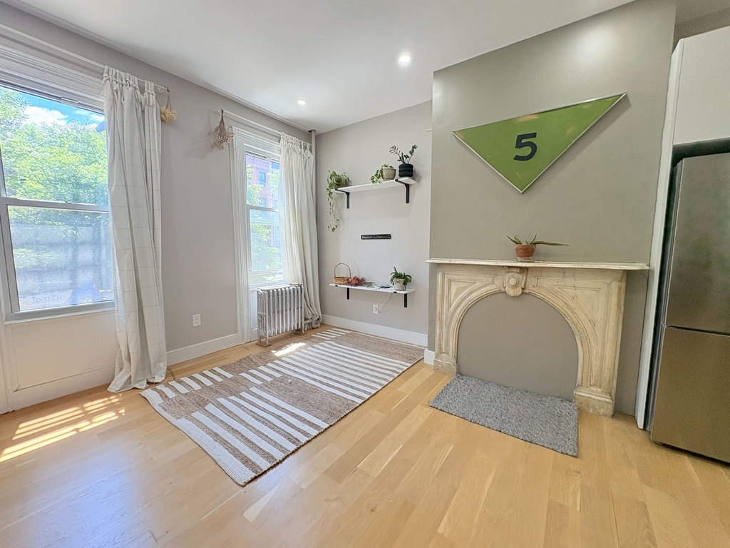 135 Quincy Street - Photo 6