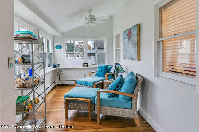 519 Saint Clair Avenue - Photo 2