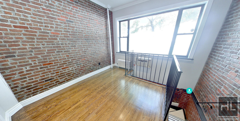 East 13th Street - Photo 3