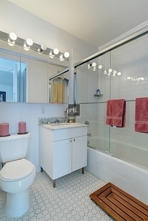 Center Boulevard - Photo 4