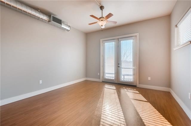 928 Travis Avenue - Photo 3